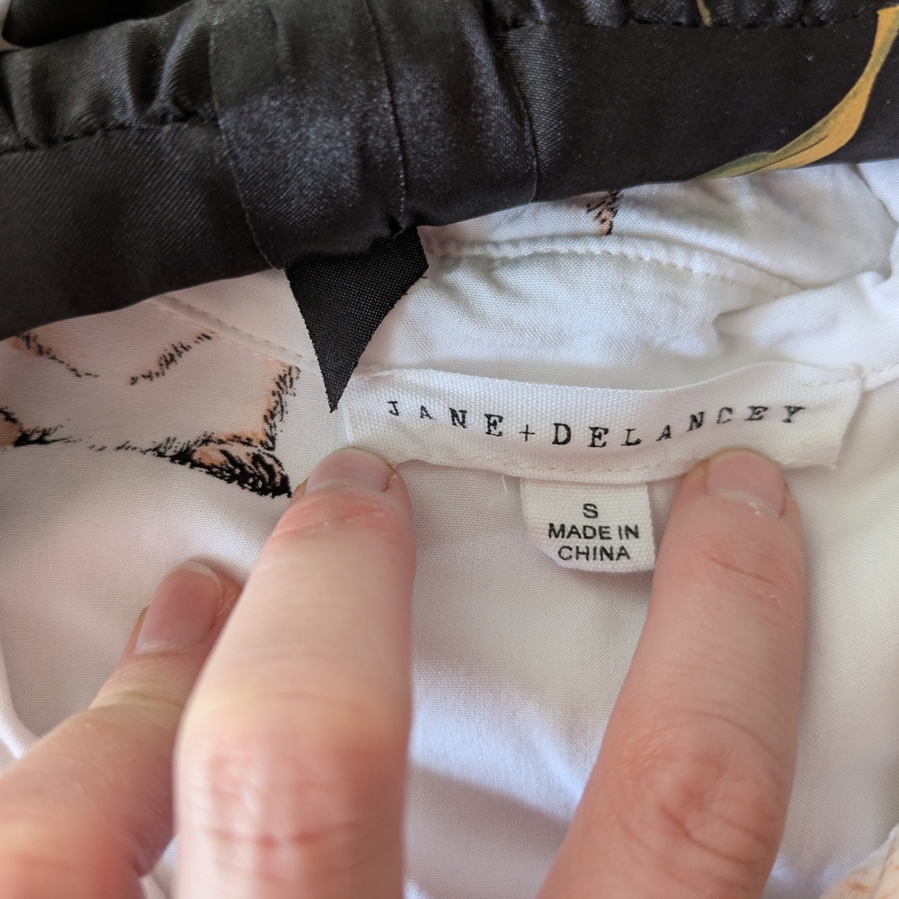 White Rabbit Print Women's Top - Picture 3 of 3